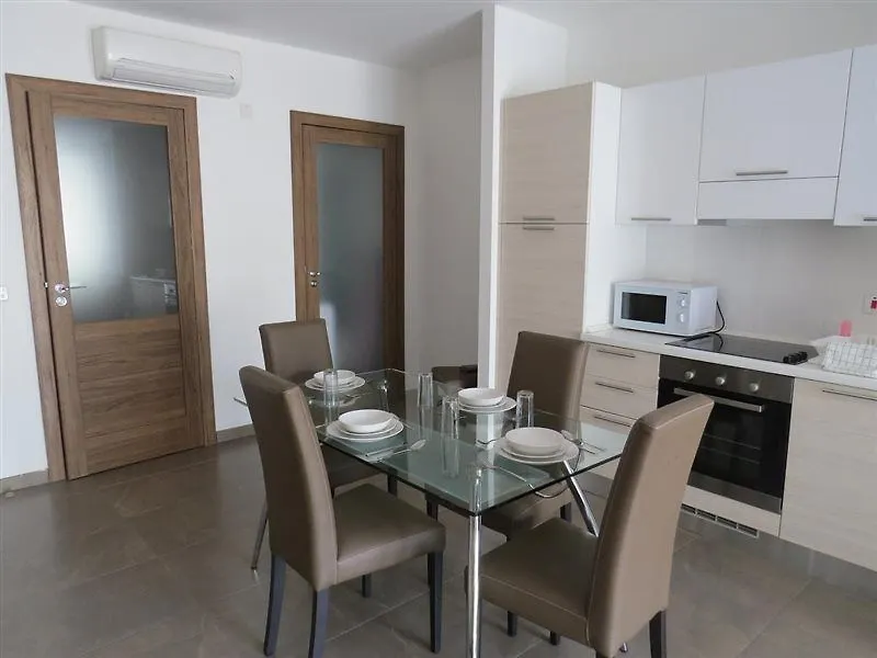 115 The Strand Hotel And Suites Gzira